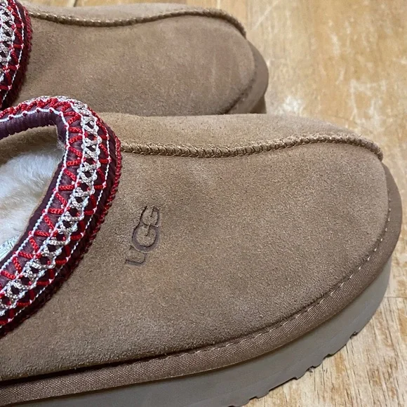 UGG Women's Tan and Red Platform Mules - Picture 6 of 11